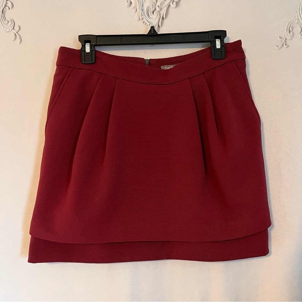Tinley Road Skirt with pockets maroon size Medium
